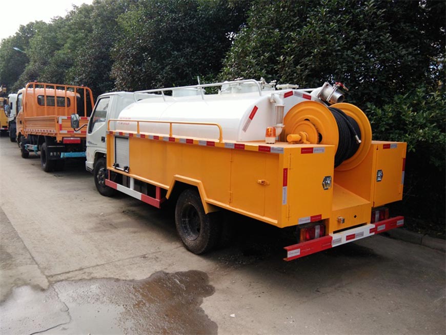 江鈴順達(dá)國五藍(lán)牌高壓清洗車